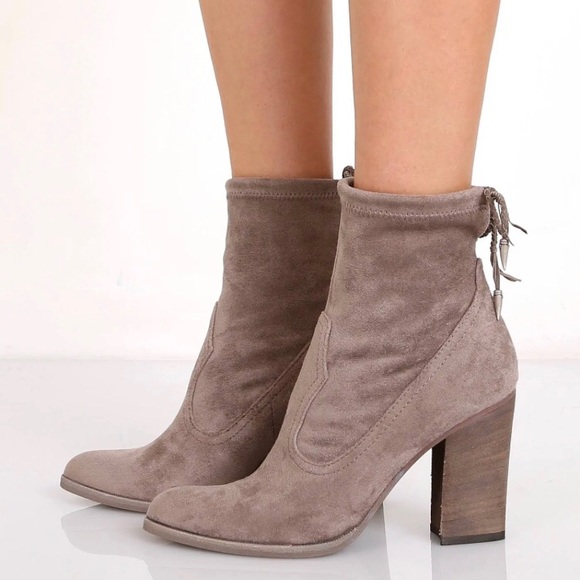 DOLCE VITA CASEE BLACK LEATHER BOOTIE - Picture 14 of 15